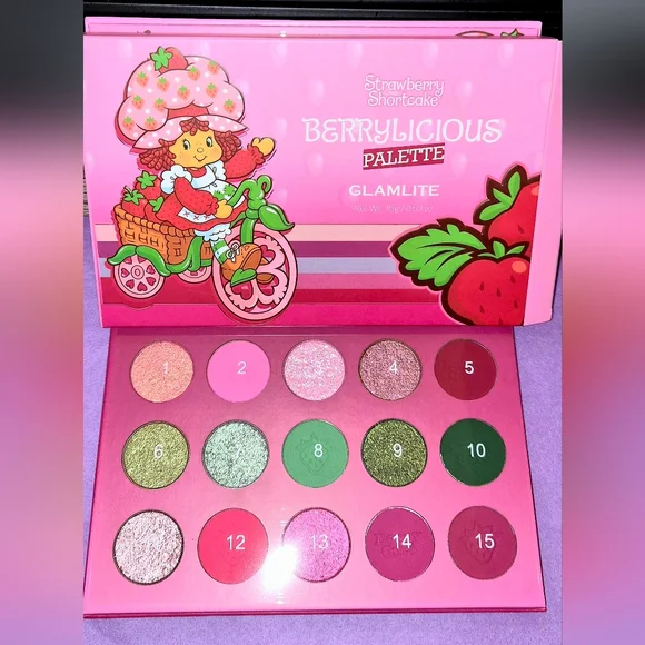 STRAWBERRY SHORTCAKE X GLAMLITE EYESHADOW PALETTE - Picture 3 of 7